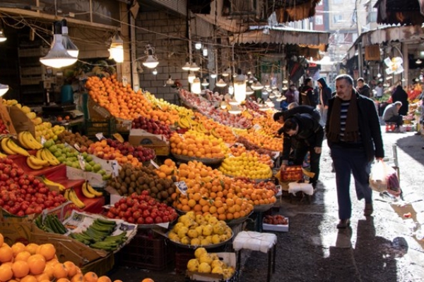 خیز برداشتن قیمت میوه در بازار/حلقه مفقوده نخستین تجربه واگذاری بازار به بخش خصوصی