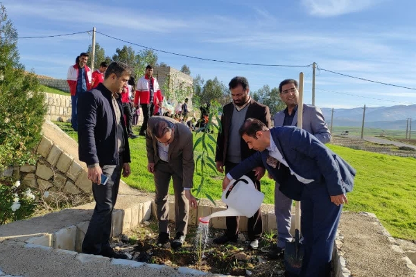 دریادمان شهید شیرودی سرپل ذهاب اقدام به غرس نهال شد