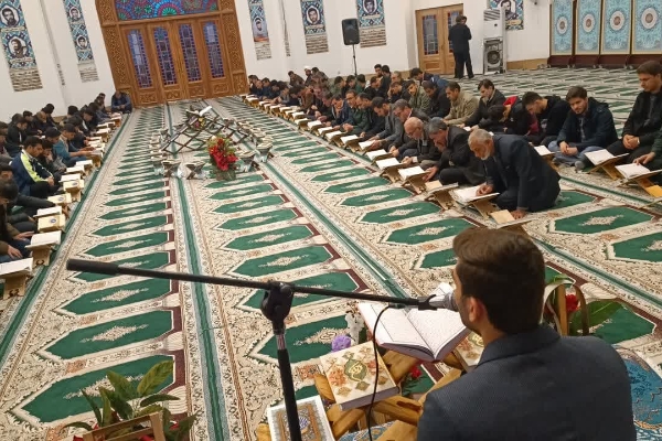 محفل انس باقرآن به مناسبت ایام‌الله‌دهه‌مبارک‌فجرشهرستان سرپل‌ذهاب برگزار شد