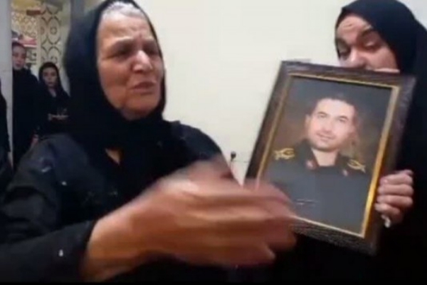 ابراز همدردی همسر شهید بیرامی با مادر شهید مدافع حرم و امنیت
