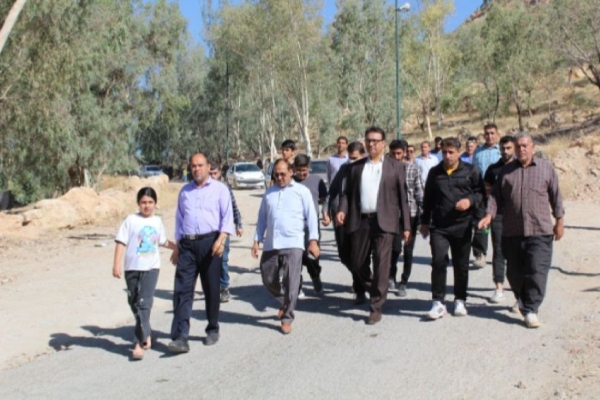 همایش پیاده روی با خانواده در شهرستان سرپل ذهاب برگزار شد