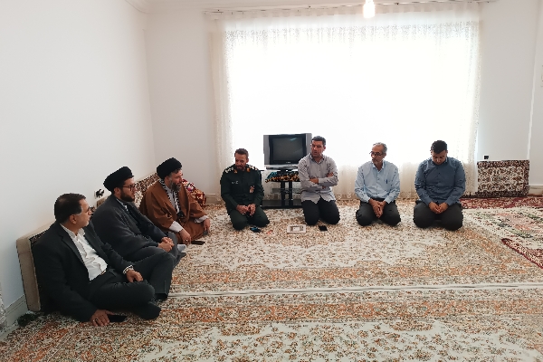 دیدار مسئولین با بانوی پیشکسوت و رزمنده دوران دفاع مقدس در شهرستان سرپل ذهاب