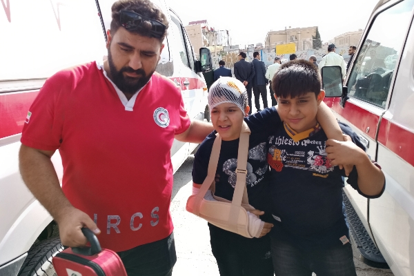 برگزاری مانور زلزله در شهرستان سرپل ذهاب به مناسبت هفته پدافند غیرعامل در مدارس
