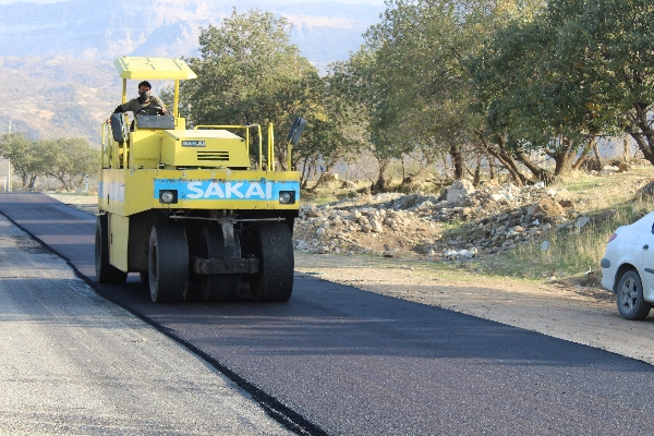 آسفالت ۲۰ کیلومتر از جاده روستایی دشت ذهاب با اعتبار ۲۸ میلیارد تومان
