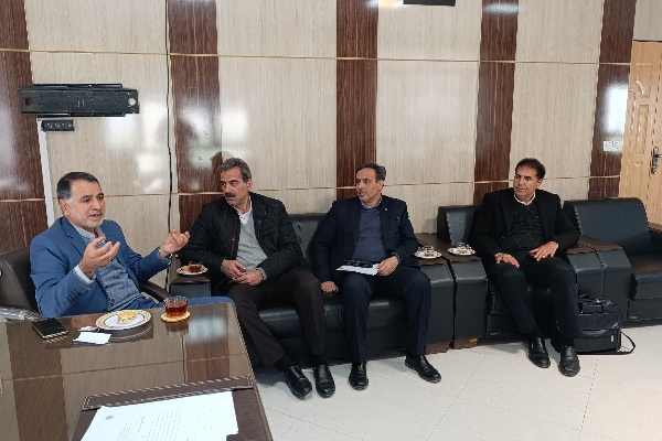 بازدید رئیس سازمان جهاد کشاورزی استان کرمانشاه از سامانه گرمسیری در شهرستان