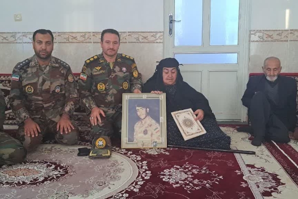 مادران شهدا، ستون‌های محکم و قهرمانان واقعی انقلاب اسلامی ایران هستند