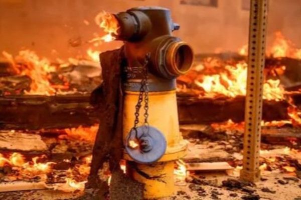 ادامه‌ آتش‌سوزی‌ در «لس آنجلس»؛ افزایش تلفات و استقرار گارد ملی برای حفاظت از محلات تخلیه شده