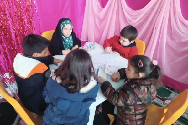 همزمان با میلاد امام جواد (ع) «غرفه مهر مادر» در جوار حرم احمد بن اسحاق (ره) برپا شد