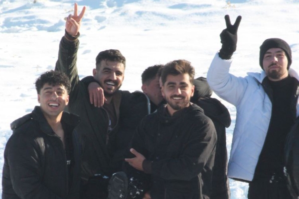 شادی مردم بعد از بارش برف در سرمیل دالاهو