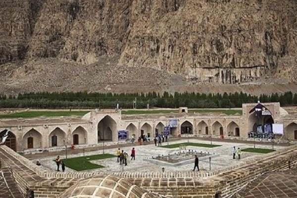 ضرورت توسعه صنعت گردشگری در کرمانشاه