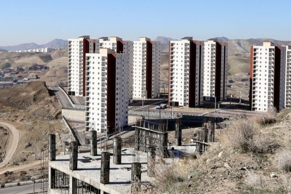 تحویل ۱۲۰ واحد مسکن به مددجویان کرمانشاهی