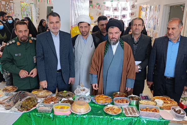 نمایشگاه مدرسه انقلاب در سرپل‌ذهاب گشایش یافت