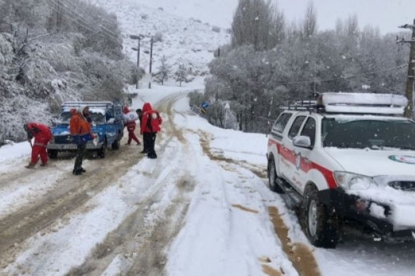 امدادرسانی به ۵۶ مسافر در جاده‌های کرمانشاه