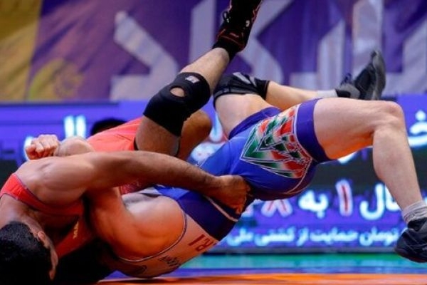 رقابت ۳۰۰ کشتی‌گیر روستایی در کرمانشاه