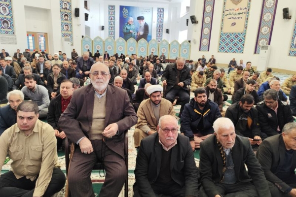 آیین برگزاری نماز جمعه سرپل ذهاب به روایت تصویر