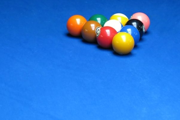 گرانی و تجهیزات محدود باشگاه‌های بیلیارد کرمانشاه