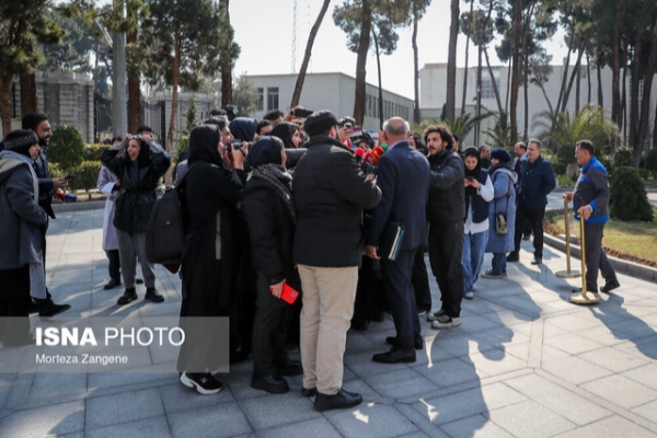 ادامه گفت‌وگوها با اروپا/دفاع تمام‌قد دولت از وزیر اقتصاد