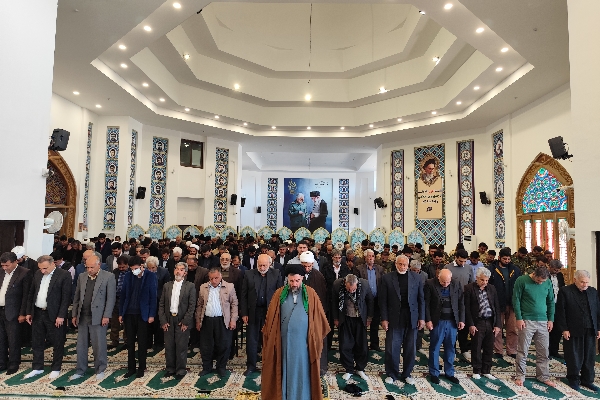 آیین برگزاری نماز جمعه سرپل ذهاب به روایت تصویر