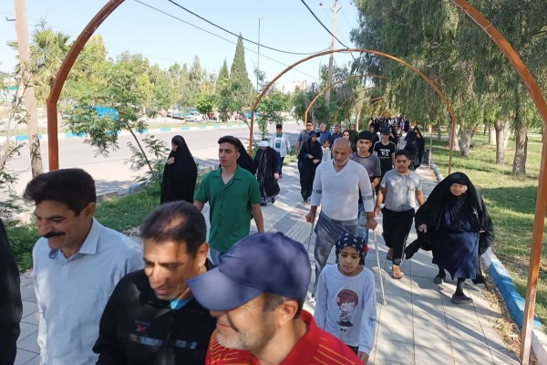به مناسبت دهه‌کرامت همایش پیاده‌روی خانوادگی در شهرستان سرپل‌ذهاب برگزار شد
