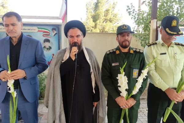 آیین غبارروبی و عطرافشانی مزار شهدای احمدابن اسحاق (ره) سرپل‌ذهاب برگزار شد