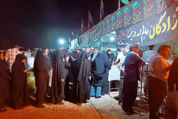 خدمات رسانی خادمین موکب شهدای بشیوه و پاطاق به زوار اربعین حسینی