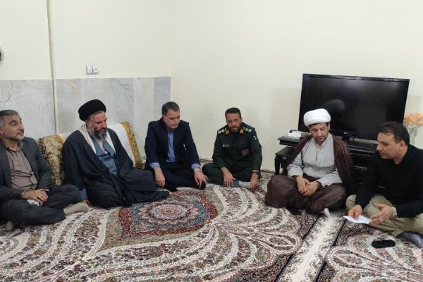 دیدار امام جمعه و فرماندار با خانواده معظم شهدای شهرستان