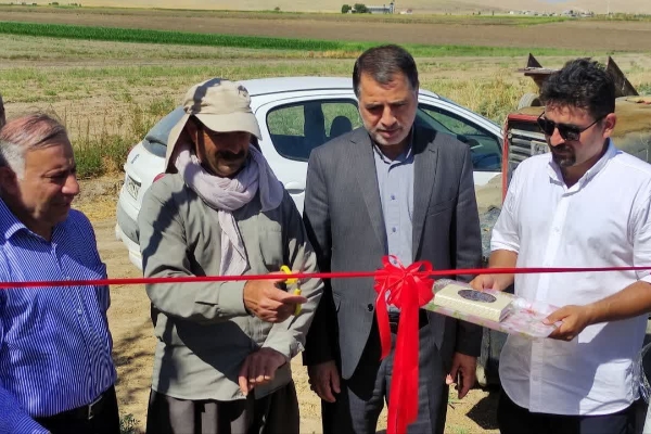 بهره برداری از دو طرح سیستم آبیاری تحت فشار اراضی کشاورزی در سرپل‌ذهاب