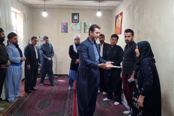 خانواده شهدا اسوه‌های صبر و استقامت هستند