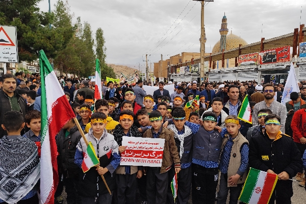 اعلام انزجار مردم سرپل‌ذهاب از استکبار جهانی در راهپیمایی یوم الله 13 آبان