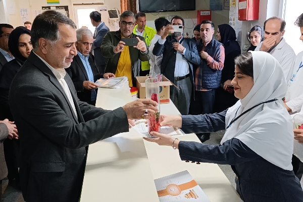 تجلیل از پرستاران بیمارستان شهدای سرپلذهاب به مناسبت روز پرستار