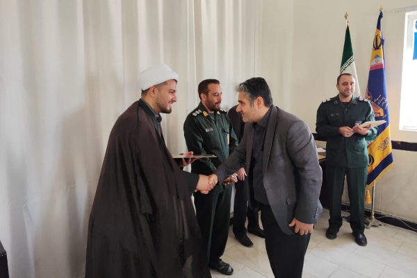 به مناسبت روز پرستار از پرسنل و کادر درمانی شبکه بهداشت و درمان شهرستان سرپل‌ذهاب تجلیل شد