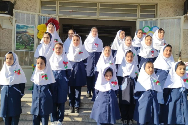 برگزاری مراسم هفته کتاب و کتابخوانی در دبستان هیات امنایی حدیث شهرستان سرپل‌ذهاب