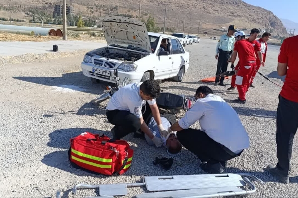 برگزاری مانور جاده ای به منظور آمادگی امدادگران در برابر حوادث در شهرستان بمناسبت هفته پدافند غیرعامل