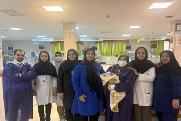 نوزاد ۷۰۰ گرمی به خانه رفت