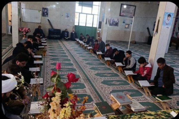 محفل باشکوه انس با قرآن کریم در سرپل‌ذهاب به مناسبت هفته مقاومت برگزار شد