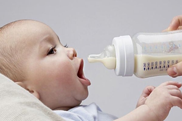 اهدای روزانه 9 هزار سی‌سی شیر در کرمانشاه