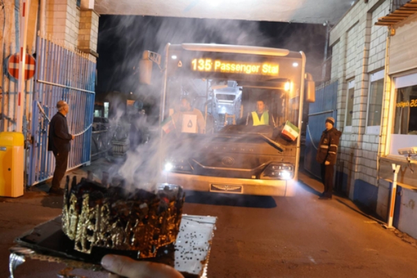 اولین اتوبوس‌های دوکابین جدید به تهران رسید+عکس