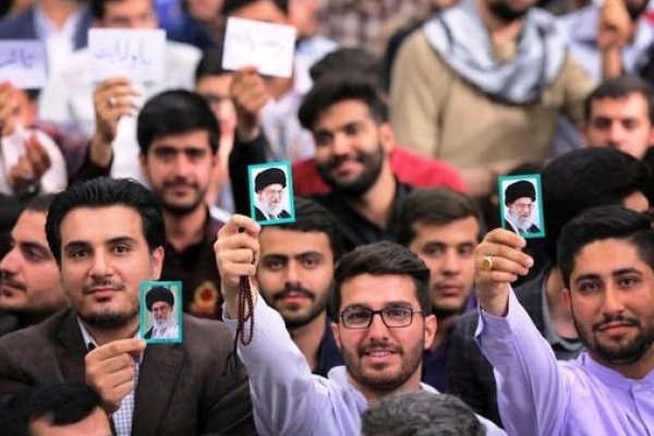 جوانان در مسیر زمینه‌سازی ظهور نقش‌آفرینی کنند