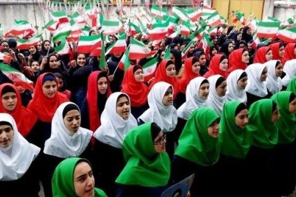 اجرای ۱۰ عنوان برنامه دهه‌فجر در مدارس کرمانشاه