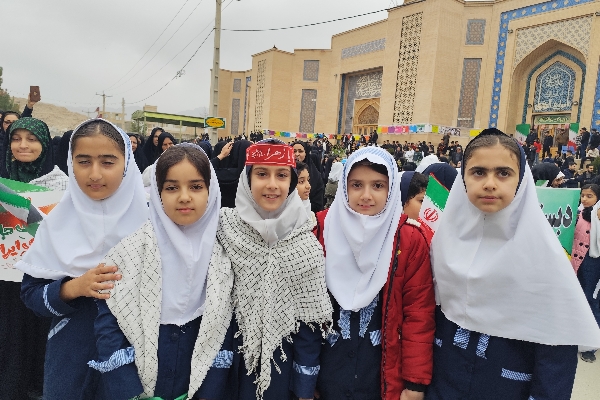 مشق پایداری و مقاومت کودکان در چهل و هفتمین فجر انقلاب اسلامی در سرپل‌ذهاب