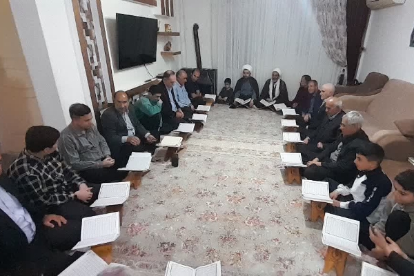 محفل هفتگی انس با قرآن در سرپل‌ذهاب به نیابت از شهید محسن جمالی برگزار شد
