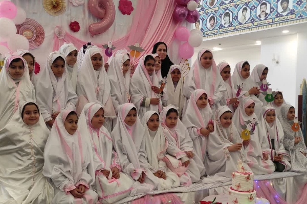 مراسم باشکوه جشن تکلیف و عبادت برای دانش‌آموزان سرپل ذهابی