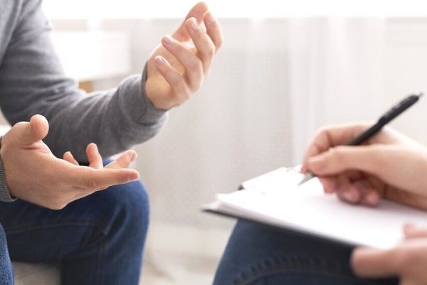 خدمات مشاوره‌ای نیازمند پوشش بیمه‌ای است