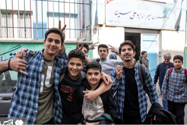 وقتی دانش‌آموزان همسایه بیت رهبری شهادت می‌دهند