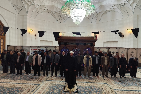 اقامه نماز جماعت مغرب و عشا در هفدهمین  روز ماه مبارک رمضان