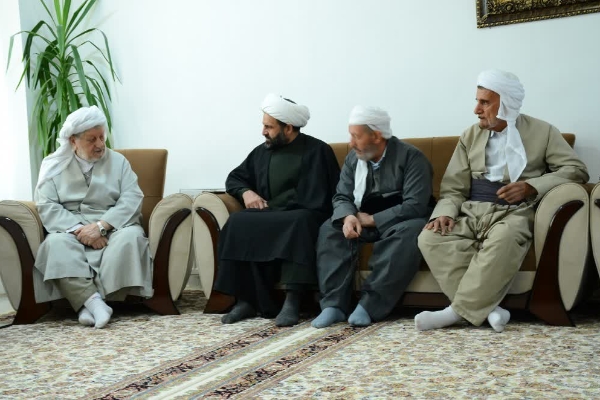 تأکید بر وحدت و ایستادگی ملت ایران در دیدار مدیر مرکز اسلامی کرمانشاه با امام جمعه پاوه