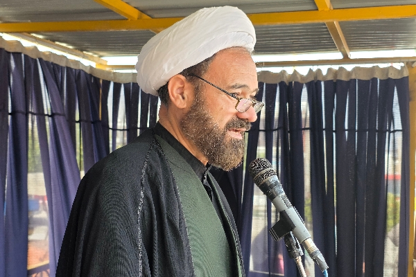 وحدت ملت ایران و تبعیت از ولایت فقیه، رمز شکست توطئه‌های دشمنان است