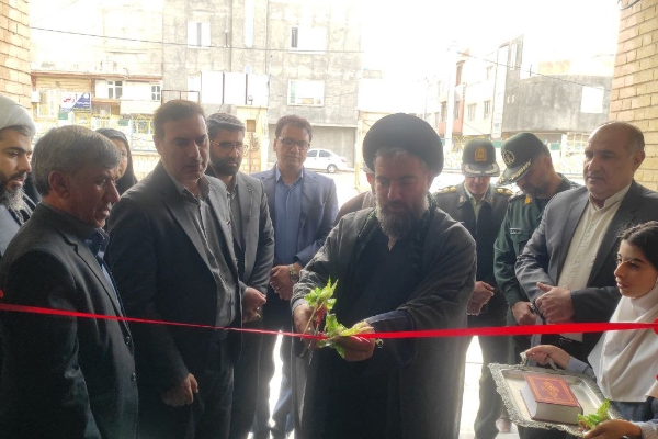 به مناسبت هفته کتاب و کتابخوانی نمایشگاه طراحی و نقاشی در شهرستان سرپل ذهاب گشایش یافت