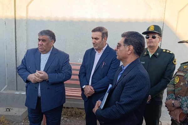 بازدید نماینده مردم در مجلس شورای اسلامی بهمراه فرماندار سرپل‌ذهاب و جمعی از مسئولان استانی از بازارچه مرزی تیله کو