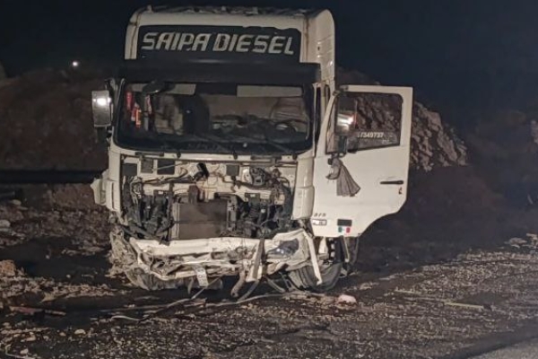 واژگونی تریلر کشنده در محور نرسیده به روستای حبیب‌وند جان راننده را گرفت.